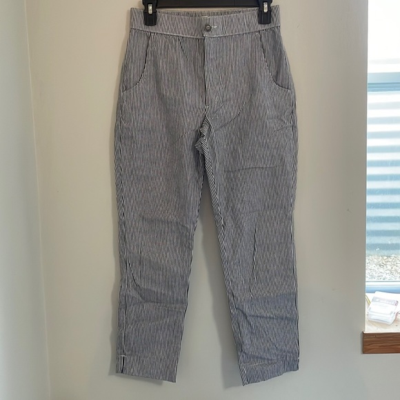Cropped Pants - Picture 1 of 2